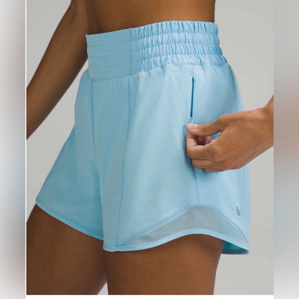 Lululemon Hotty Hot High-Rise Lined Short 4"
Blue Chill